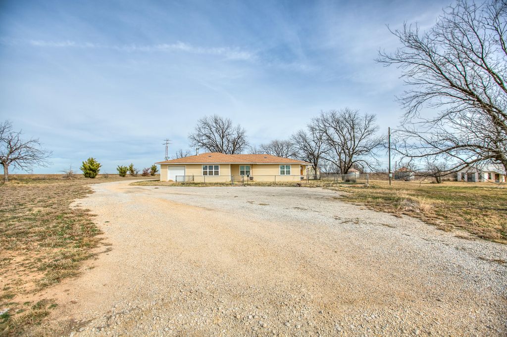 Image 2 of property listing at 17342 Farm To Market 1929, Miles, TX 76861