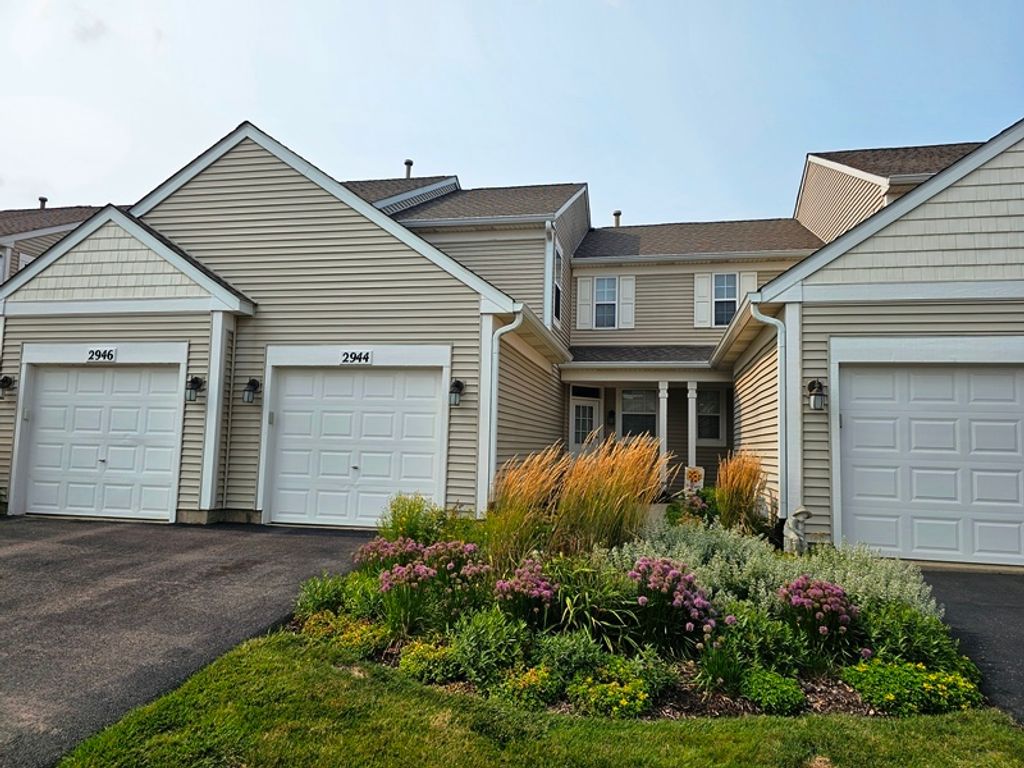 2944 White Thorn Circle, Naperville, IL 60564