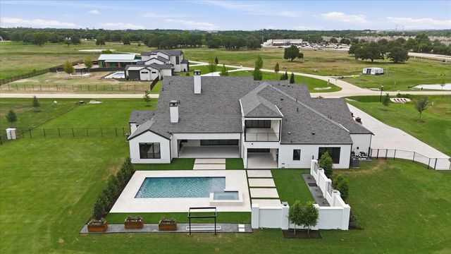 1418 Clydesdale Road, Bartonville, TX 76226