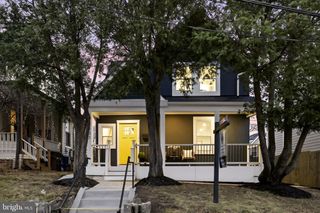 907 LAWRENCE ST NE, Washington, DC 20017