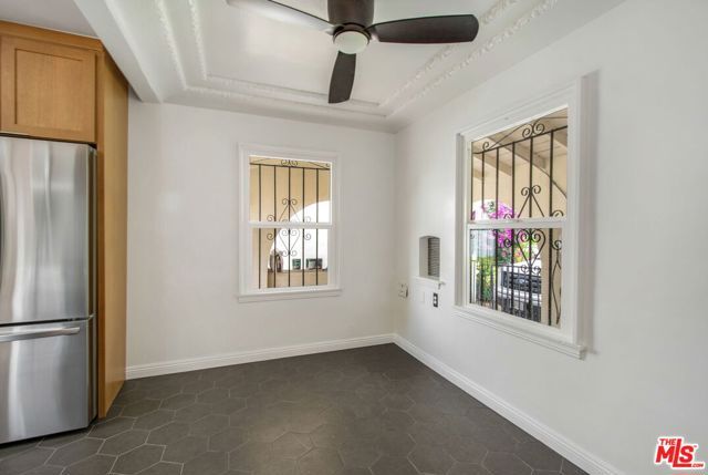 4126 S Bronson Avenue, Los Angeles, CA 90008