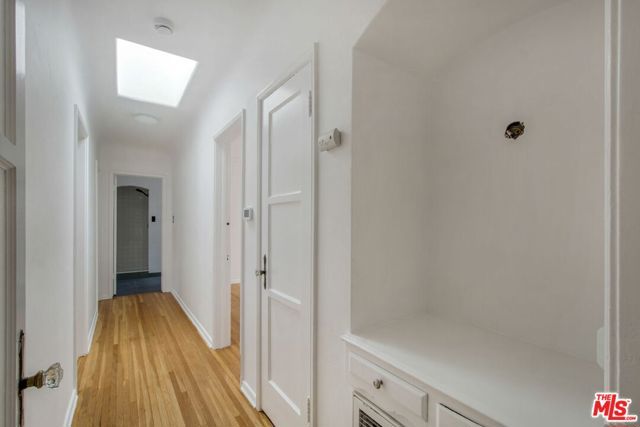 4126 S Bronson Avenue, Los Angeles, CA 90008