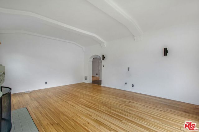 4126 S Bronson Avenue, Los Angeles, CA 90008