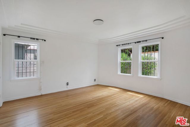 4126 S Bronson Avenue, Los Angeles, CA 90008