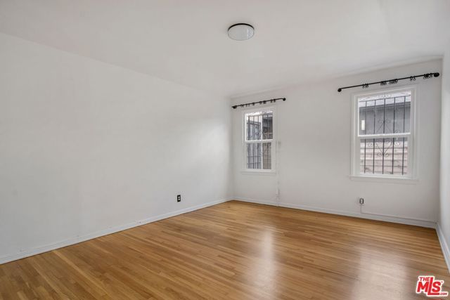 4126 S Bronson Avenue, Los Angeles, CA 90008