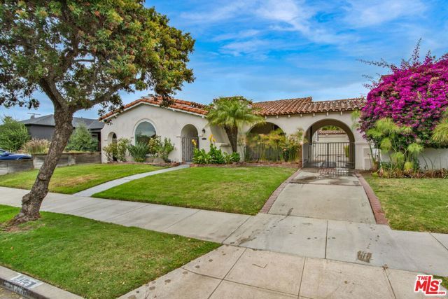 4126 S Bronson Avenue, Los Angeles, CA 90008
