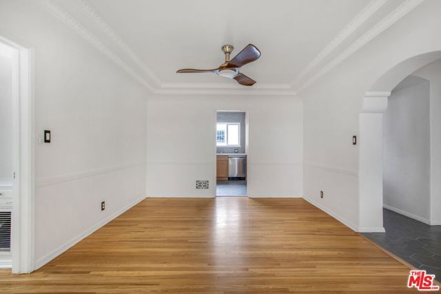 4126 S Bronson Avenue, Los Angeles, CA 90008