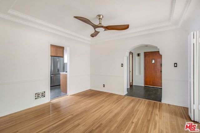 4126 S Bronson Avenue, Los Angeles, CA 90008