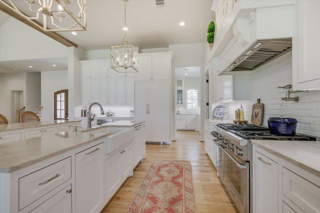 1005 Cats Eye, Horseshoe Bay, TX 78657