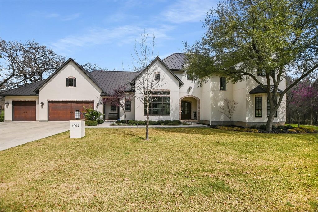 1005 Cats Eye, Horseshoe Bay, TX 78657