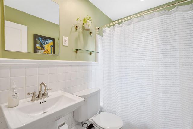 1427 E POWHATAN AVENUE, Tampa, FL 33604