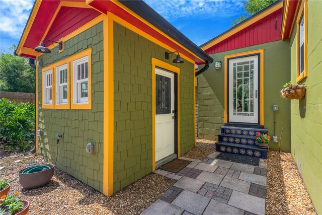1427 E POWHATAN AVENUE, Tampa, FL 33604