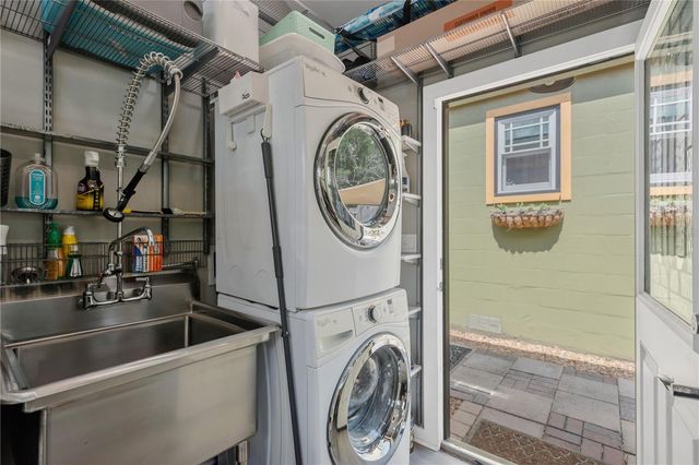 1427 E POWHATAN AVENUE, Tampa, FL 33604