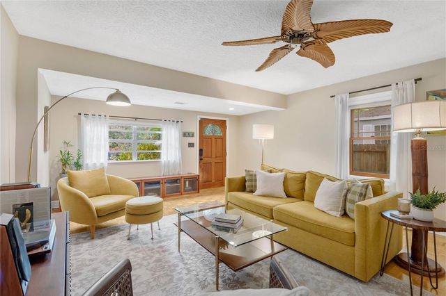 1427 E POWHATAN AVENUE, Tampa, FL 33604