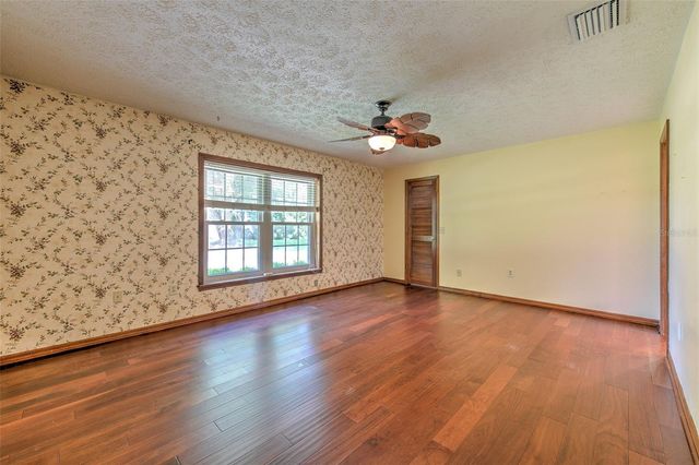 2102 WHITLOCK PLACE, Dover, FL 33527