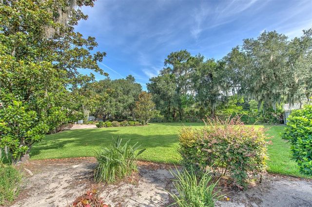 2102 WHITLOCK PLACE, Dover, FL 33527