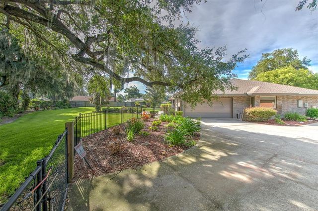 2102 WHITLOCK PLACE, Dover, FL 33527