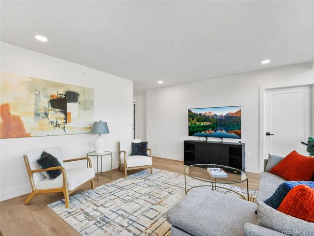 27972 Meadow Dr 210, Evergreen, CO 80439