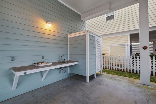 4008 Isla Del Sol, Galveston, TX 77554