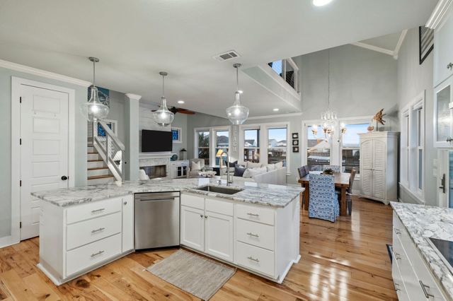 4008 Isla Del Sol, Galveston, TX 77554