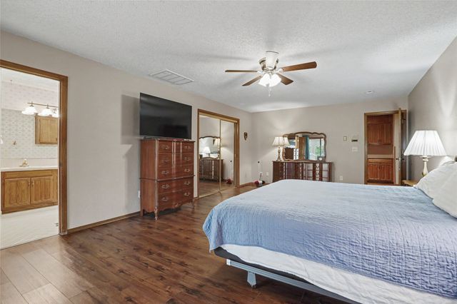 8401 Fairway Place, Broken Arrow, OK 74011
