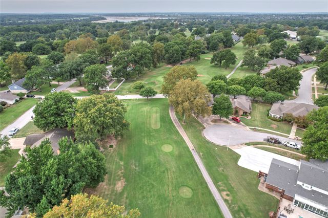 8401 Fairway Place, Broken Arrow, OK 74011