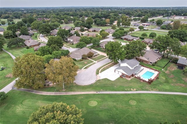 8401 Fairway Place, Broken Arrow, OK 74011