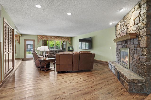8401 Fairway Place, Broken Arrow, OK 74011