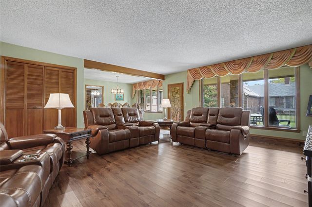 8401 Fairway Place, Broken Arrow, OK 74011