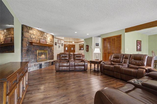 8401 Fairway Place, Broken Arrow, OK 74011