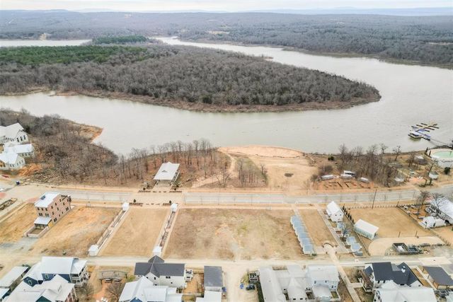 35 Water Street, Carlton Landing, OK 74432