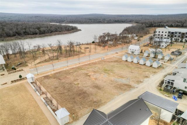 35 Water Street, Carlton Landing, OK 74432