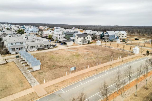 35 Water Street, Carlton Landing, OK 74432