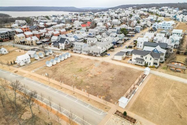 35 Water Street, Carlton Landing, OK 74432