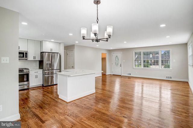 5701 OTTAWA RD, Centreville, VA 20120