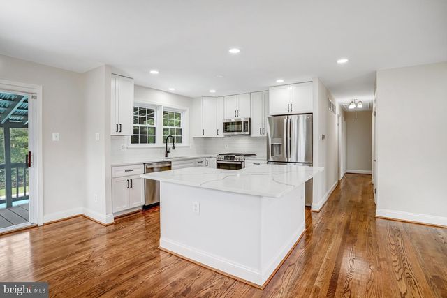 5701 OTTAWA RD, Centreville, VA 20120