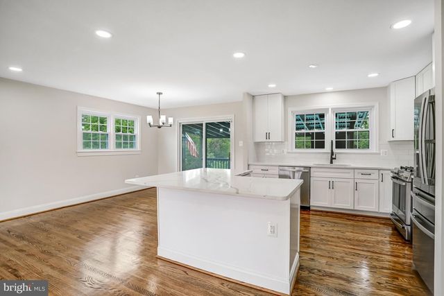 5701 OTTAWA RD, Centreville, VA 20120