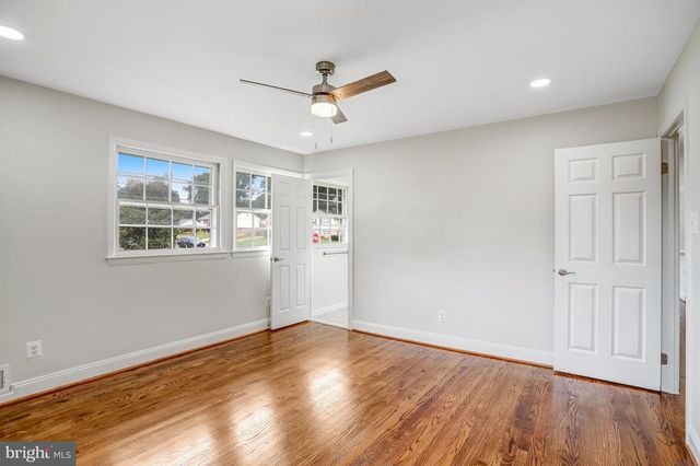 5701 OTTAWA RD, Centreville, VA 20120