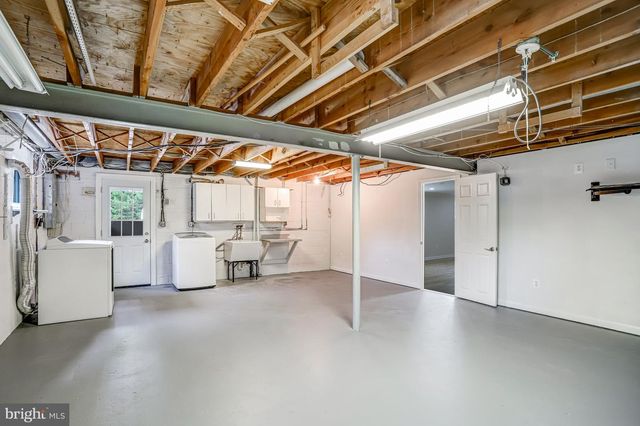 5701 OTTAWA RD, Centreville, VA 20120