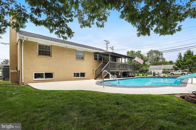 5701 OTTAWA RD, Centreville, VA 20120