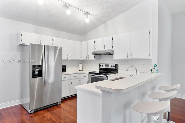 12003 NW 11th Street 12003, Pembroke Pines, FL 33026