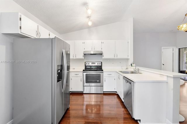 12003 NW 11th Street 12003, Pembroke Pines, FL 33026