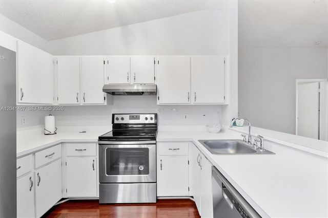 12003 NW 11th Street 12003, Pembroke Pines, FL 33026