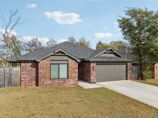 745 E 139th Place S, Glenpool, OK 74033