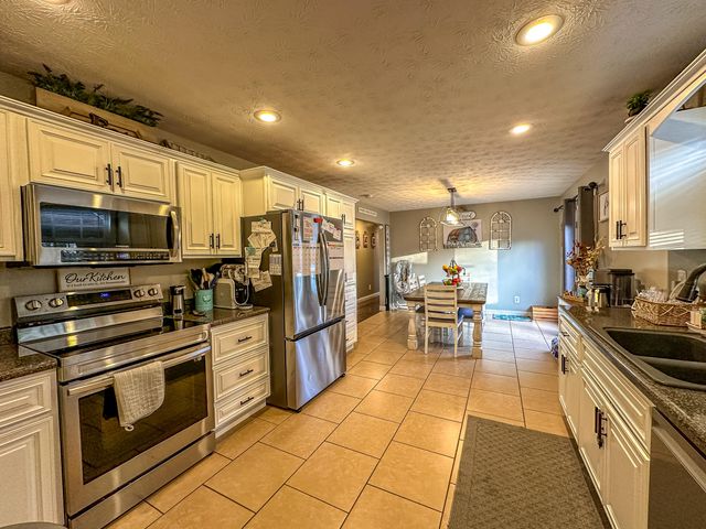 613 Holly Grove Road, Keavy, KY 40737