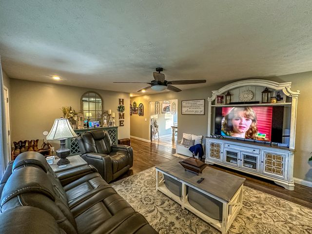 613 Holly Grove Road, Keavy, KY 40737