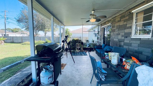 2013 SW Burman Lane, Port St Lucie, FL 34984