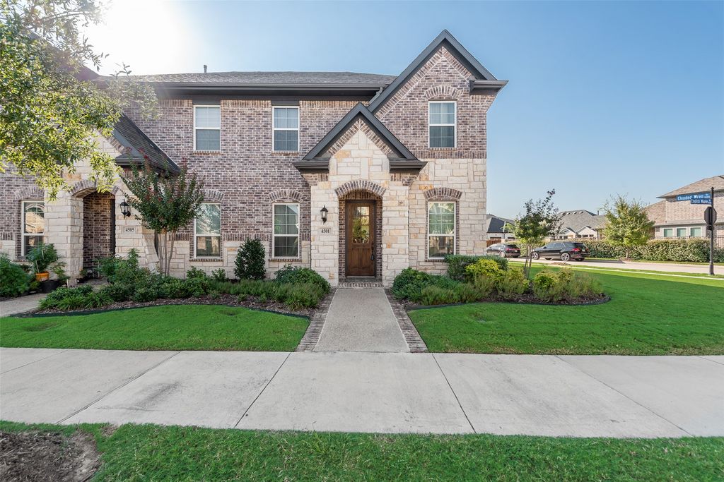 4501 English Maple Drive, Arlington, TX 76005