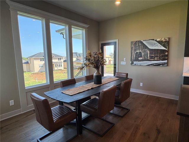 18613 Mohawk Lane, Overland Park, KS 66085