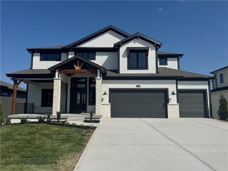 18613 Mohawk Lane, Overland Park, KS 66085
